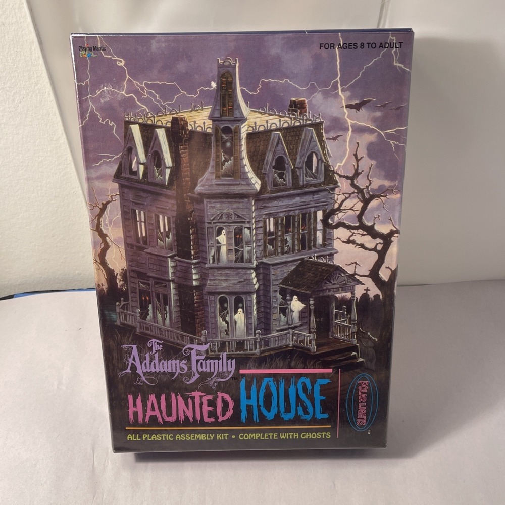 Polar Lights The Addams Family Haunted House with Ghosts Model Kit 5001 New - Picture 11 of 12